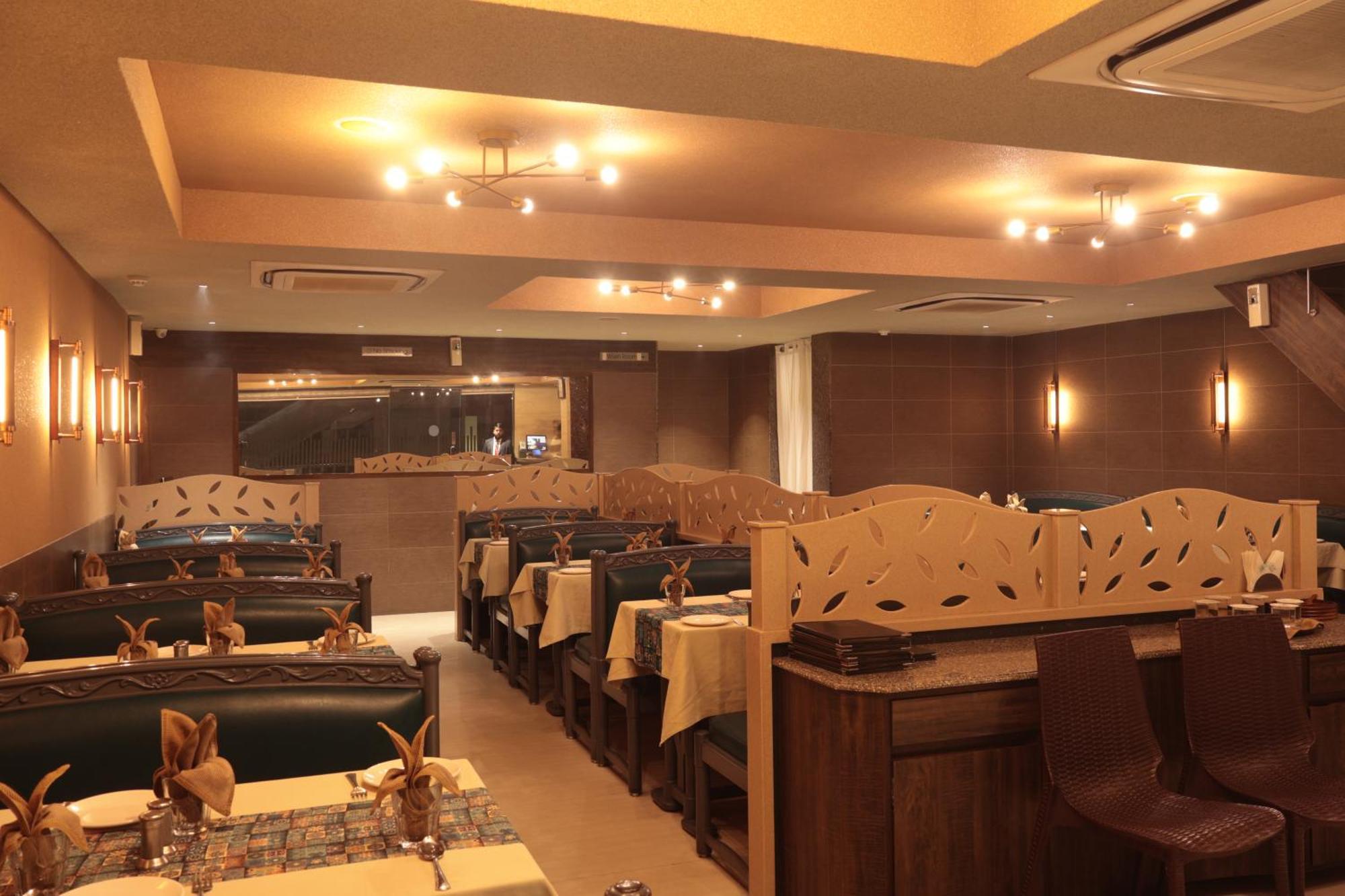 Hotel Kabir Ahmedabad Ngoại thất bức ảnh