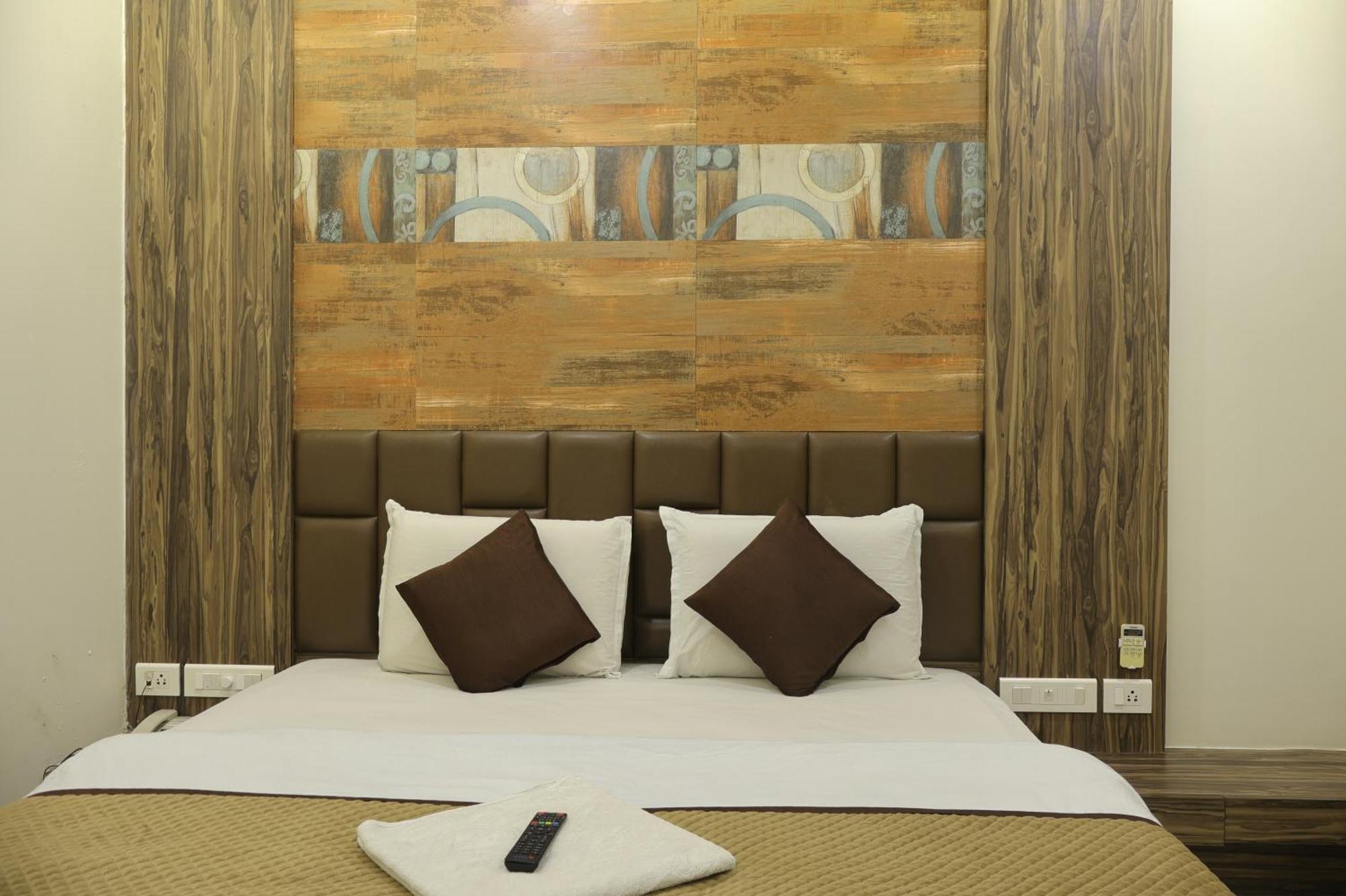 Hotel Kabir Ahmedabad Ngoại thất bức ảnh