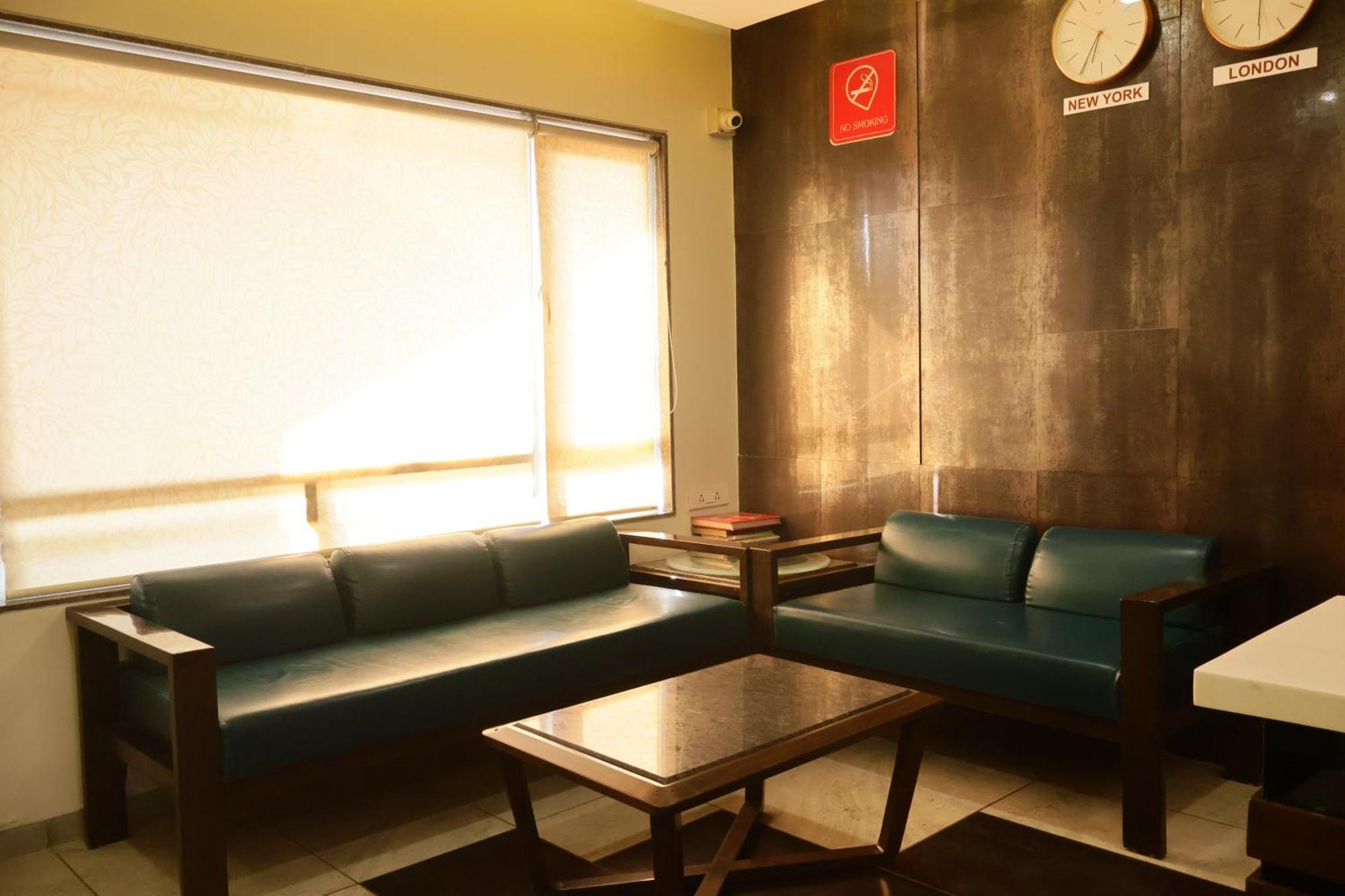 Hotel Kabir Ahmedabad Ngoại thất bức ảnh