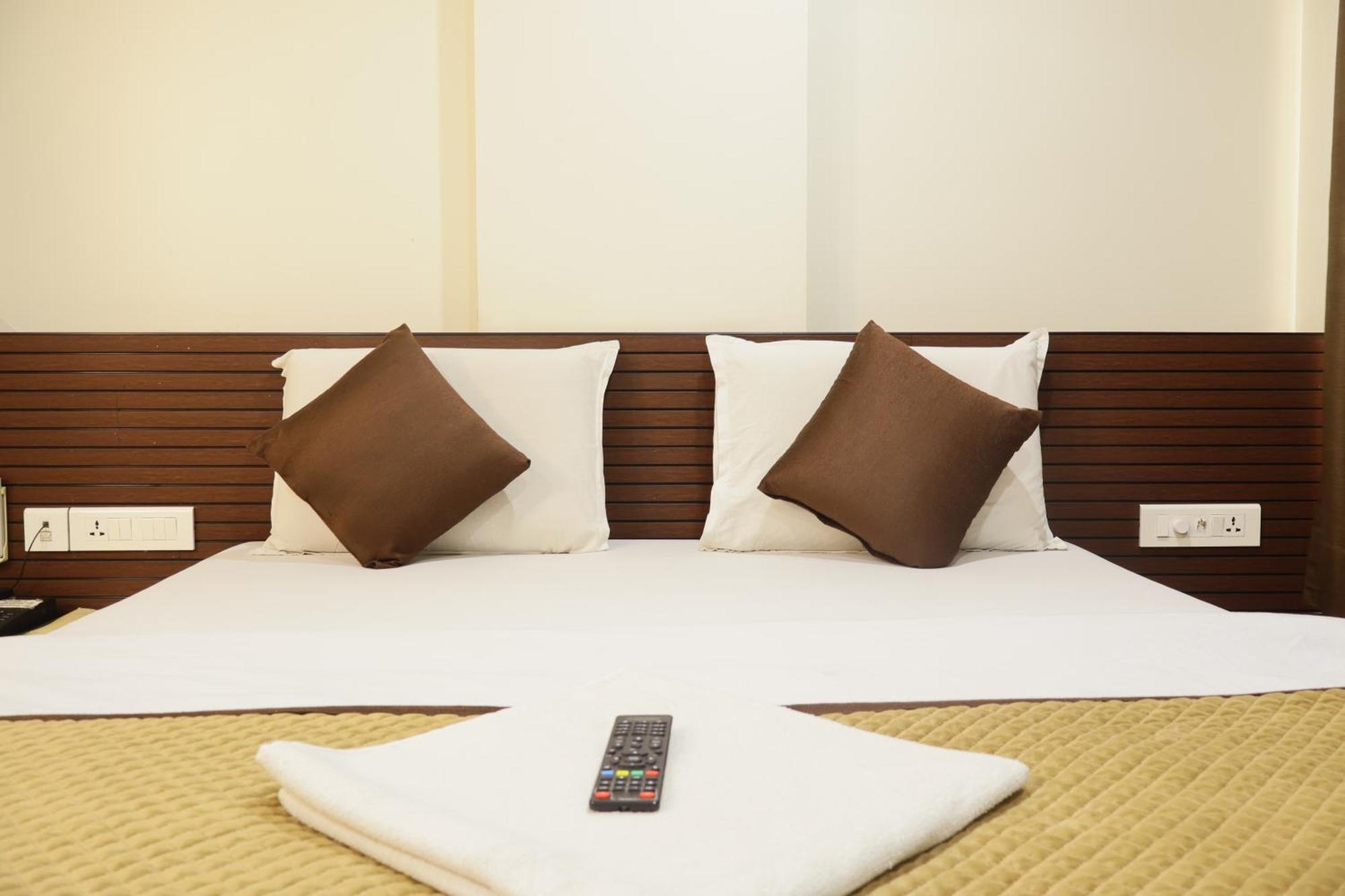 Hotel Kabir Ahmedabad Ngoại thất bức ảnh