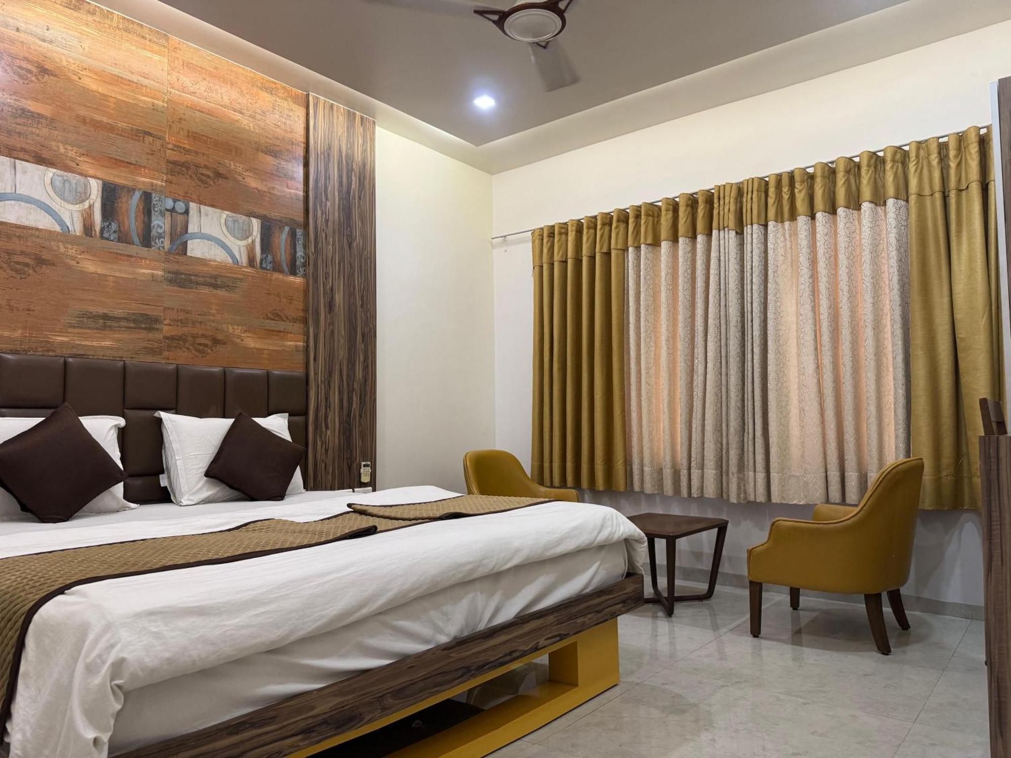 Hotel Kabir Ahmedabad Ngoại thất bức ảnh