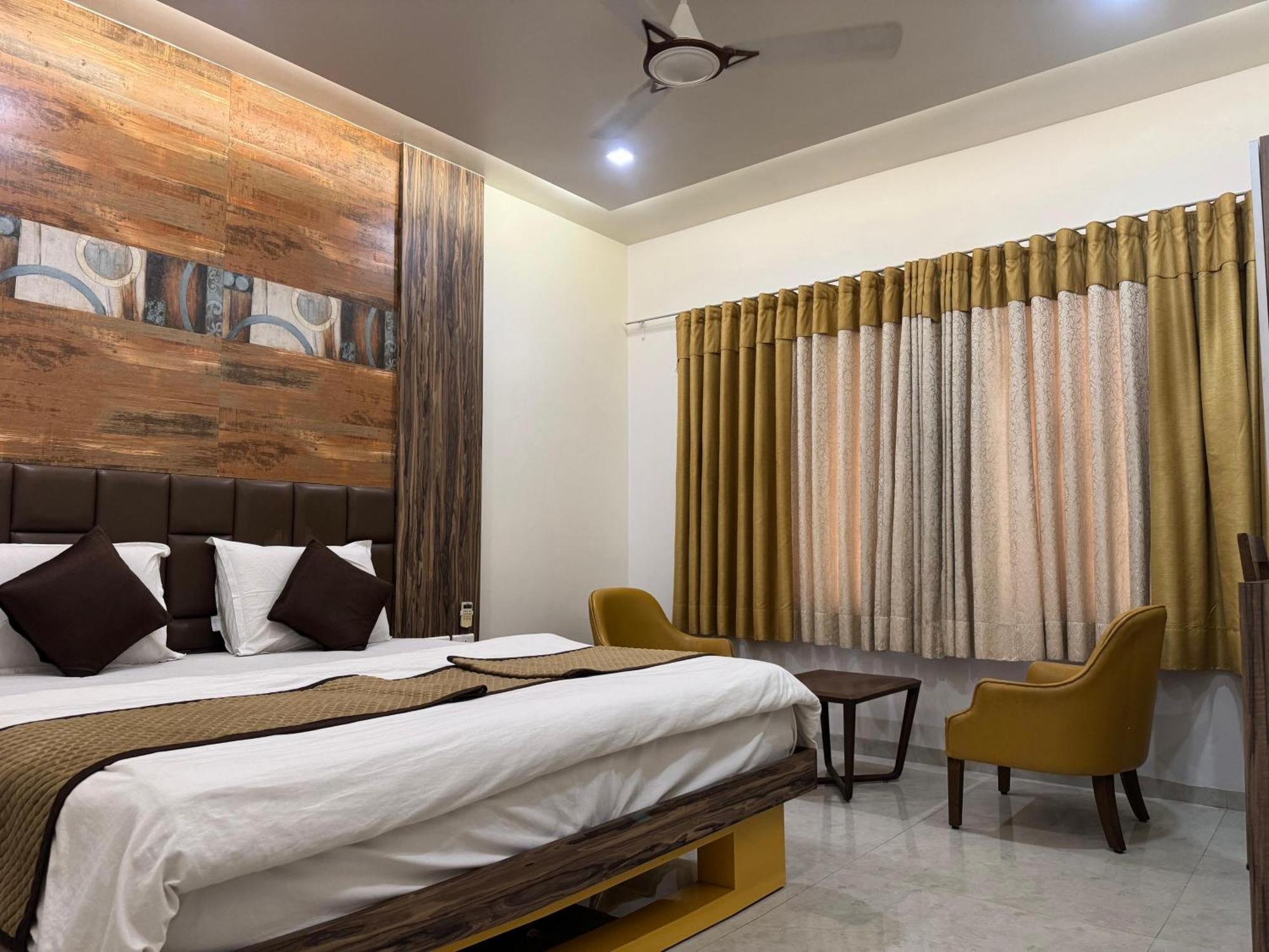 Hotel Kabir Ahmedabad Ngoại thất bức ảnh