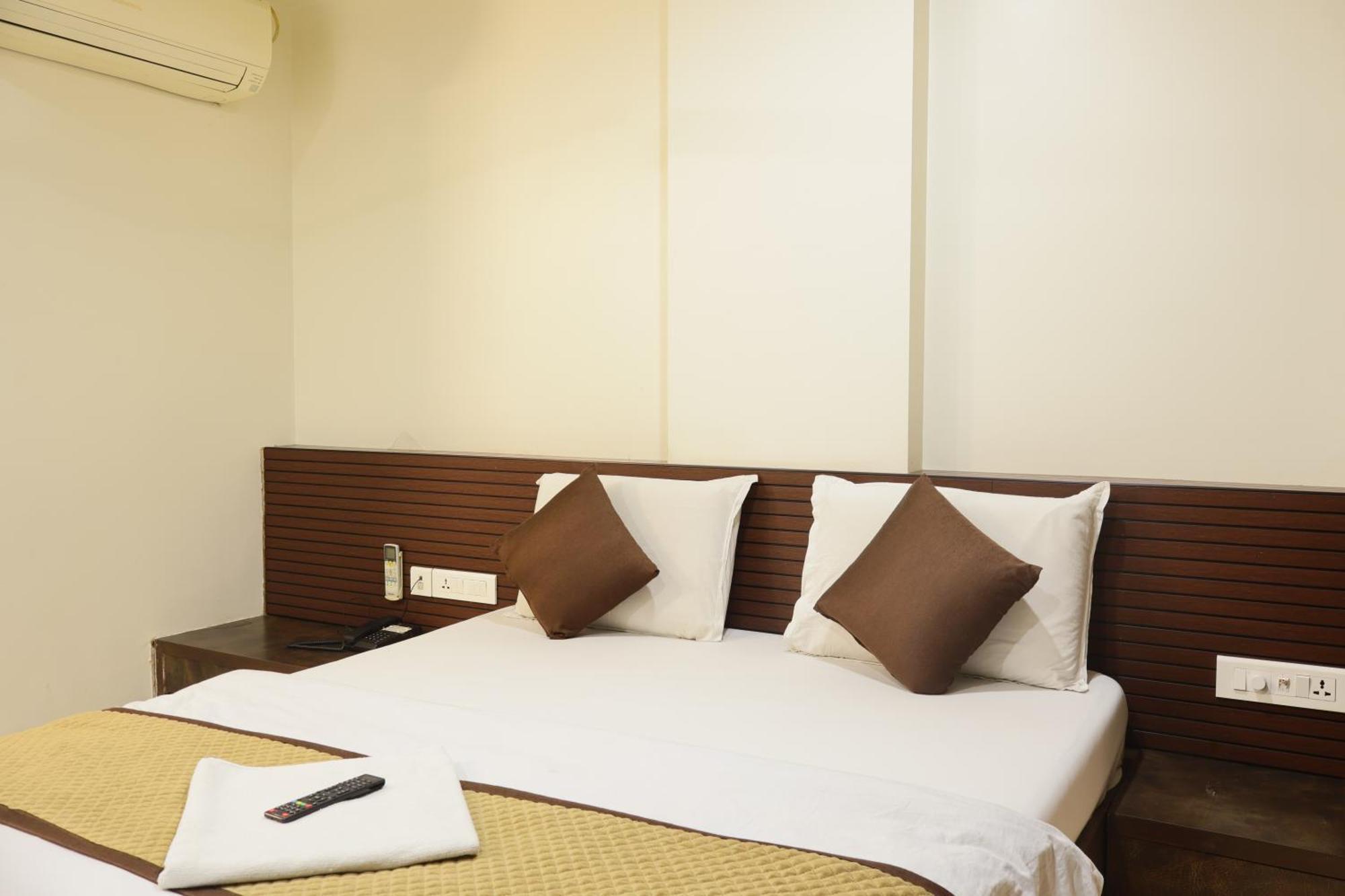 Hotel Kabir Ahmedabad Ngoại thất bức ảnh