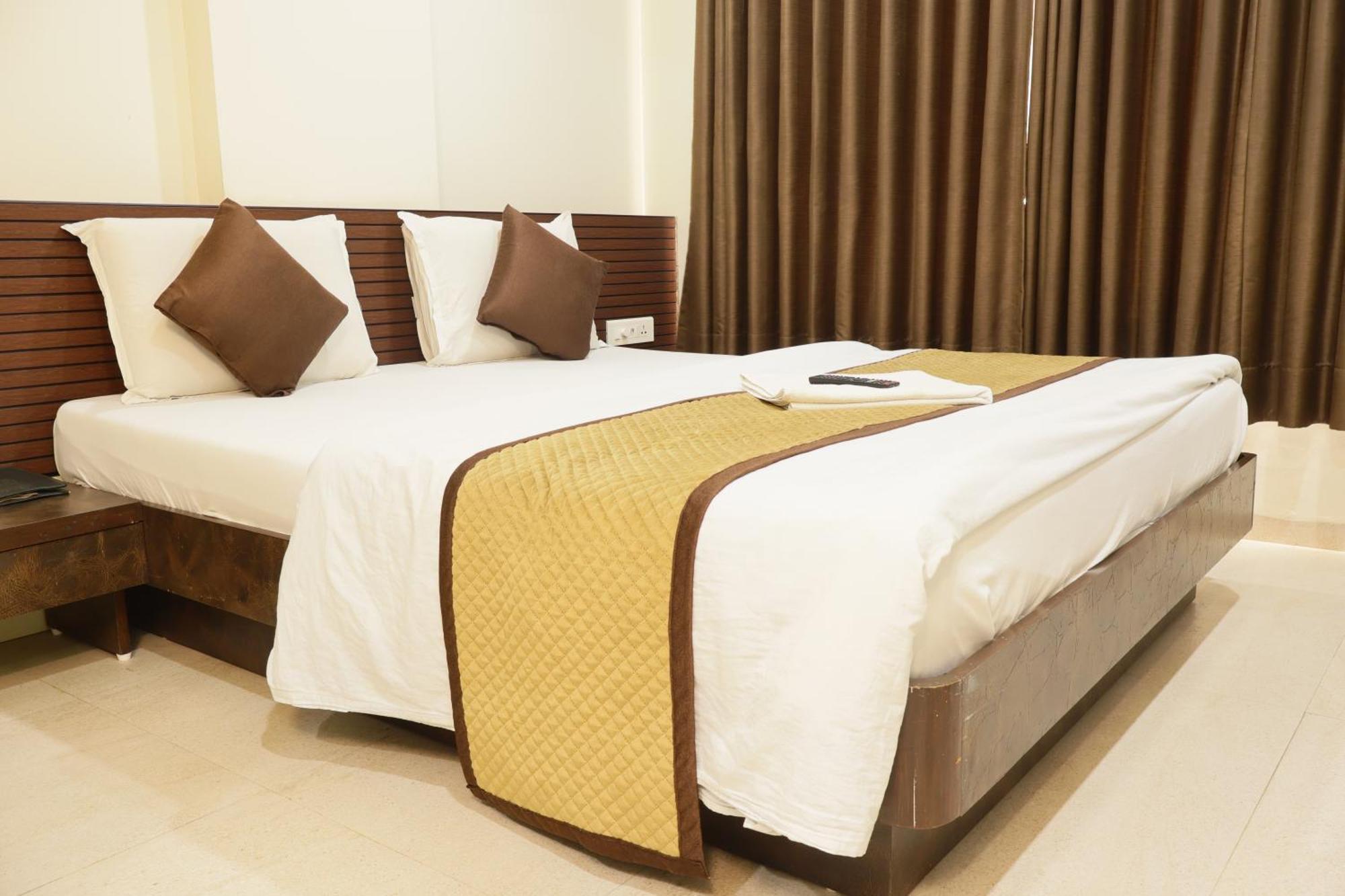 Hotel Kabir Ahmedabad Ngoại thất bức ảnh