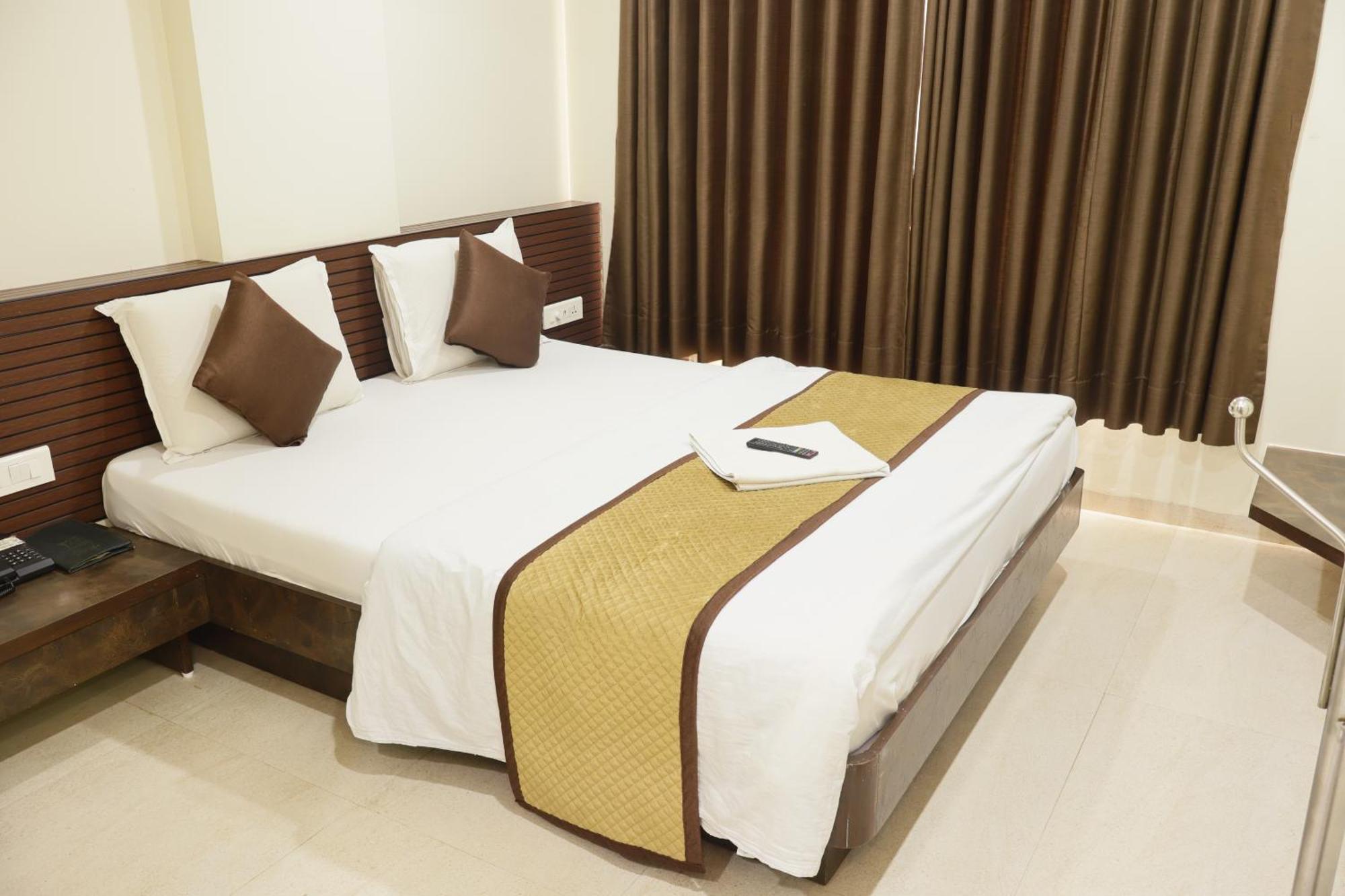 Hotel Kabir Ahmedabad Ngoại thất bức ảnh