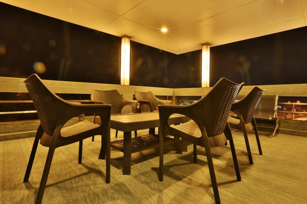 Hotel Kabir Ahmedabad Ngoại thất bức ảnh